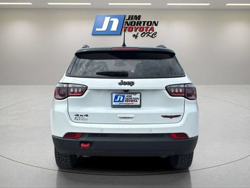 Used 2025 Jeep Compass Trailhawk AWD/4WD image 6
