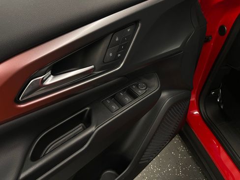 Used 2024 Chevrolet Equinox EV RS image 10