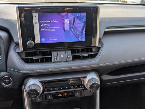 Used 2023 Toyota RAV4 XLE Premium image 30