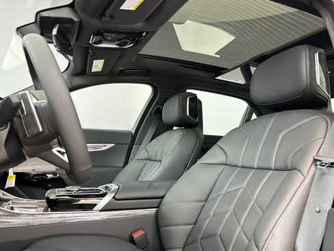 New 2025 BMW 760i xDrive 760i xDrive w/ Premium Package image 14