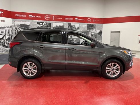 Used 2019 Ford Escape SEL image 2