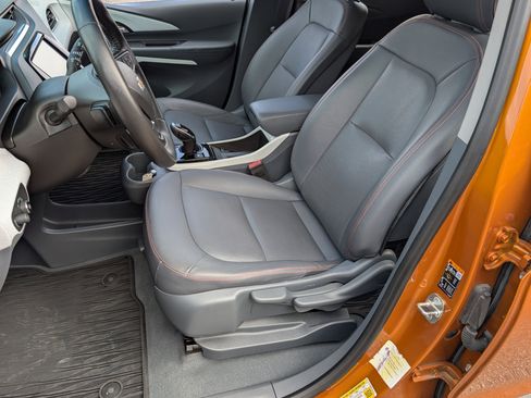Used 2017 Chevrolet Bolt Premier w/ Driver Confidence II Package FWD image 16