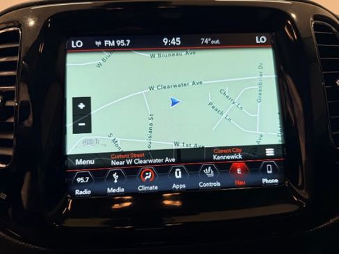 Used 2018 Jeep Compass Limited w/ Navigation Group AWD/4WD image 16
