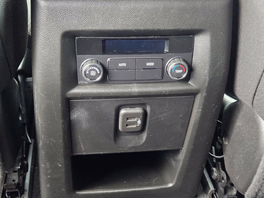 Used 2023 Chevrolet Traverse LT FWD image 27