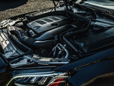 Used 2020 Mercedes-Benz C 300 4MATIC Sedan image 38