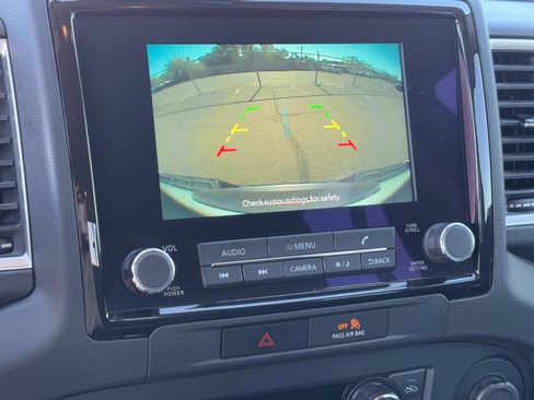 Used 2022 Nissan Frontier SV w/ Technology Package image 23