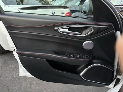 Used 2018 Alfa Romeo Giulia Quadrifoglio w/ Driver Assist Dynamic Package image 16