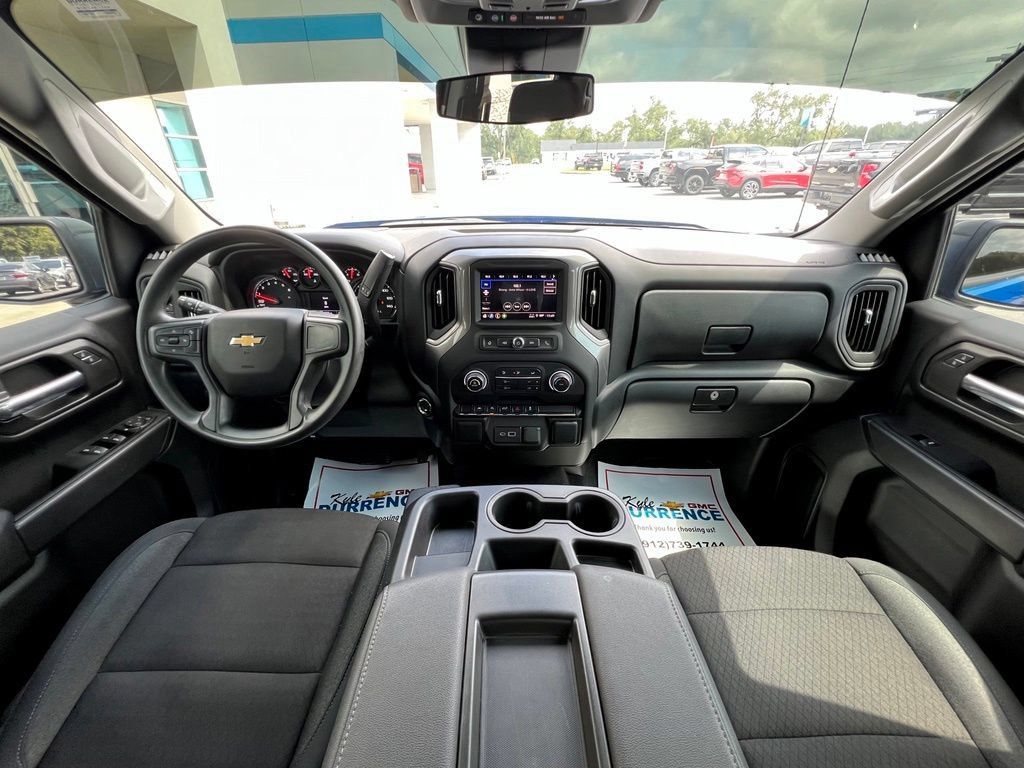 Used 2026 Chevrolet Silverado 1500 Custom AWD/4WD image 2