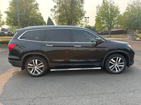 Used 2017 Honda Pilot Touring image 8