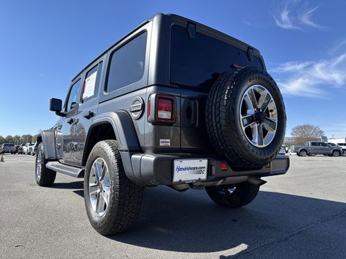 Used 2021 Jeep Wrangler Unlimited Sahara image 8