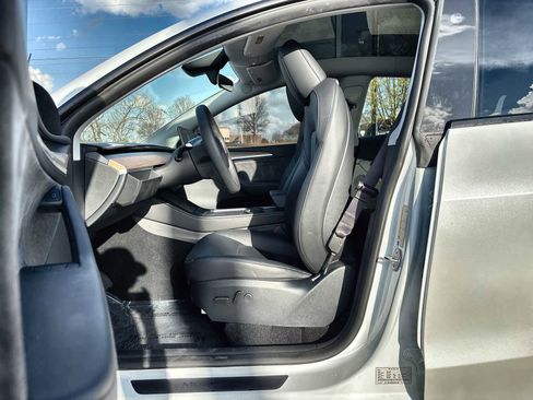 Used 2024 Tesla Model Y Long Range image 2