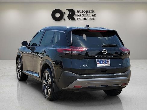 Used 2022 Nissan Rogue SL w/ SL Premium Package FWD image 4