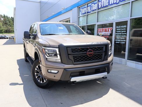 Used 2024 Nissan Titan PRO-4X w/ Pro-4x Convenience Package AWD/4WD image 43