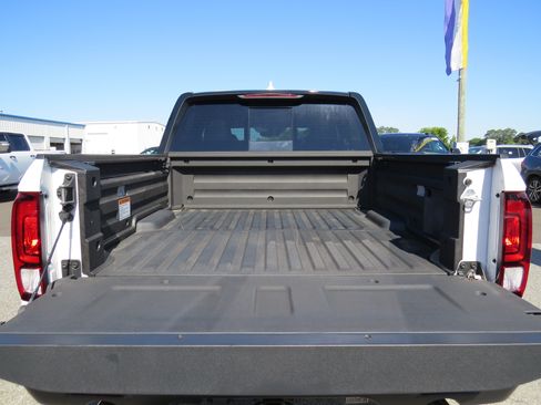Used 2025 Honda Ridgeline TrailSport image 13