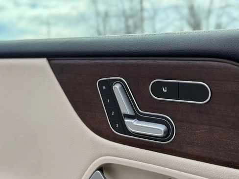 Used 2020 Mercedes-Benz GLB 250 4MATIC image 24