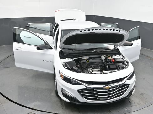 Used 2023 Chevrolet Malibu LS image 40