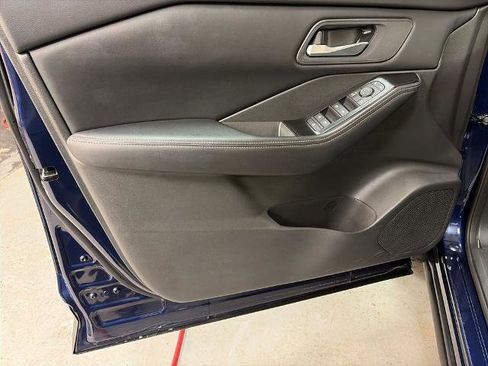 Certified 2025 Nissan Rogue SV AWD/4WD image 18