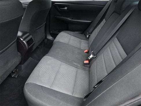 Used 2016 Toyota Camry LE image 28