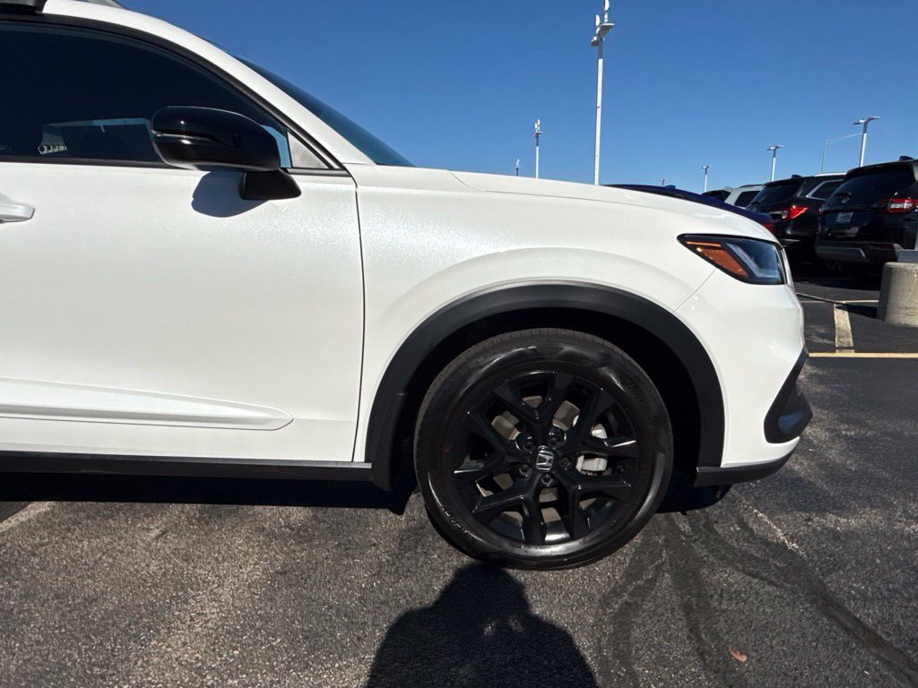 Certified 2025 Honda HR-V Sport image 15