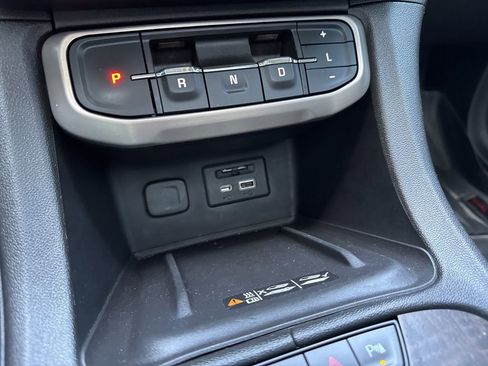 Used 2022 GMC Acadia Denali w/ Denali Ultimate Package AWD/4WD image 36