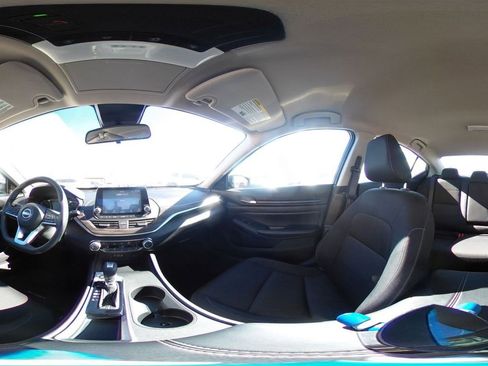 Used 2025 Nissan Altima 2.5 SV image 41