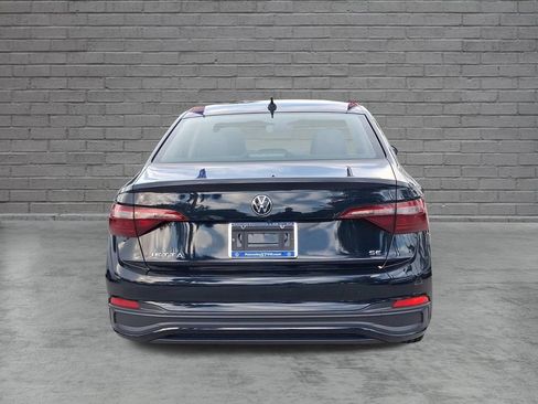 Used 2023 Volkswagen Jetta SE FWD image 9