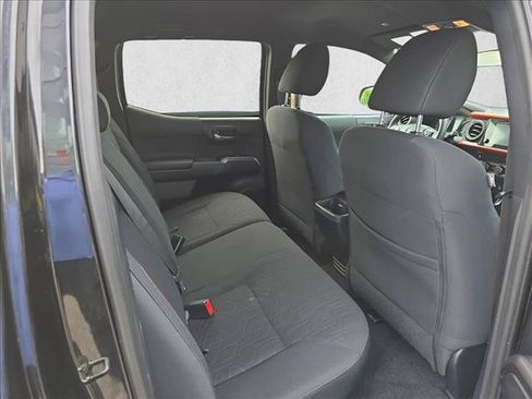 Used 2019 Toyota Tacoma TRD Sport AWD/4WD image 11
