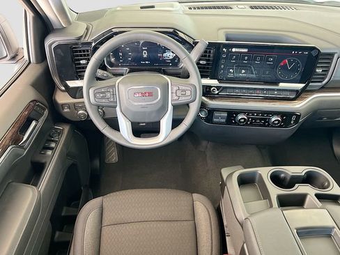 New 2026 GMC Sierra 1500 Elevation image 16