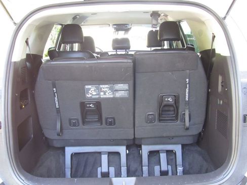Used 2025 Kia Carnival FWD image 20