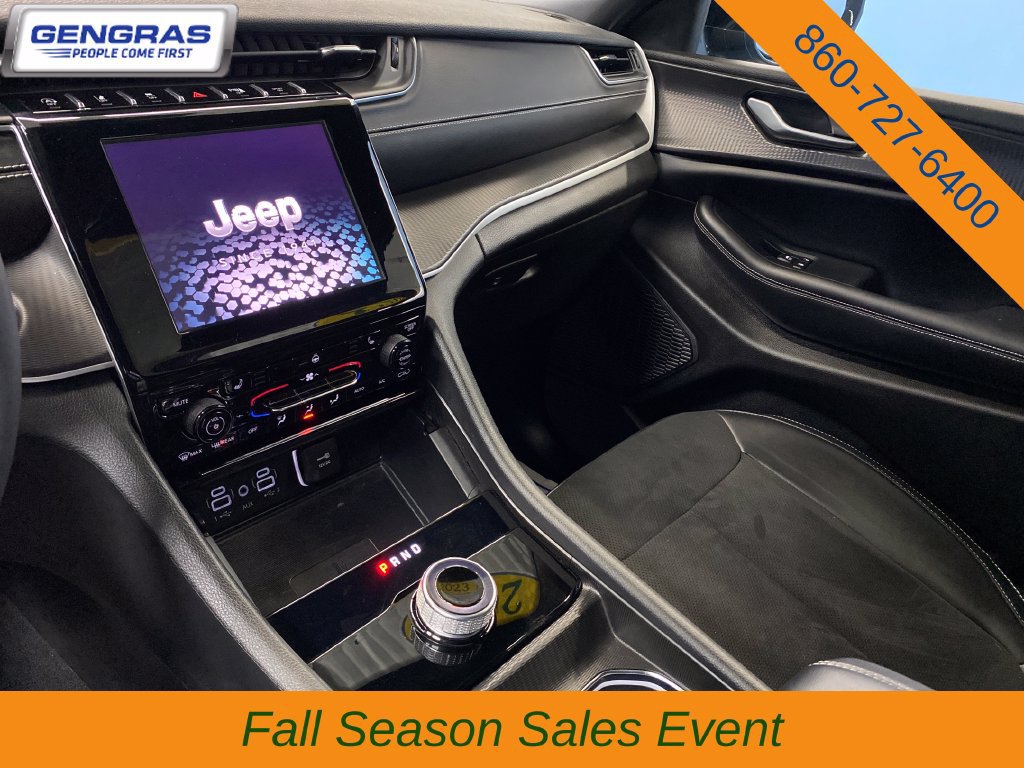 Used 2023 Jeep Grand Cherokee Altitude AWD/4WD image 16