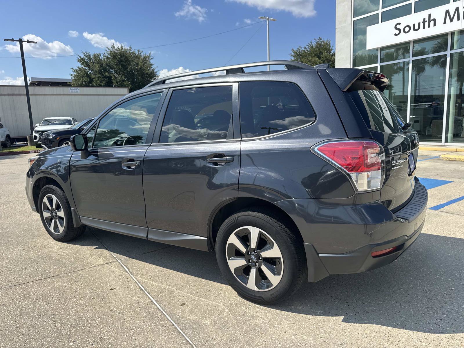 Used 2017 Subaru Forester 2.5i Premium w/ All-Weather Package AWD/4WD image 7
