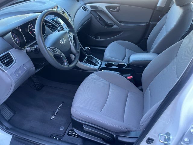 Used 2014 Hyundai Elantra SE w/ Option Group 02 FWD image 5
