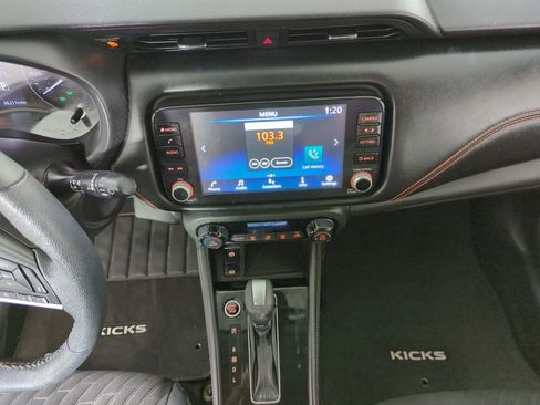 Used 2022 Nissan Kicks SR FWD image 14