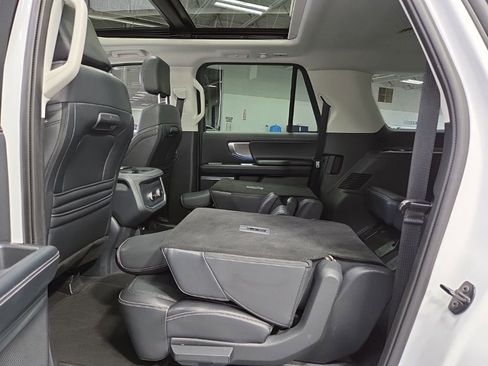Used 2025 Ford Expedition Max Platinum AWD/4WD image 40