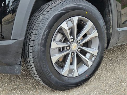 Used 2025 Chevrolet Equinox LT FWD image 9