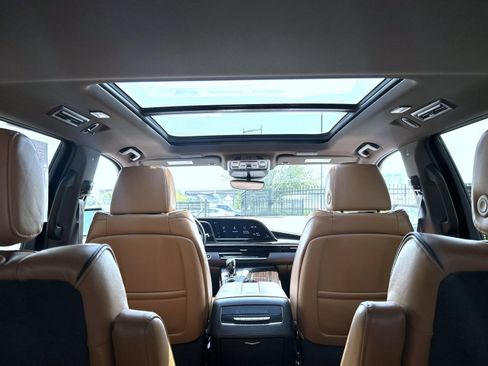 Certified 2023 Cadillac Escalade Premium Luxury AWD/4WD image 24