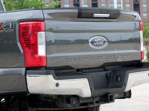 Used 2019 Ford F250 XLT w/ XLT Premium Package AWD/4WD image 22