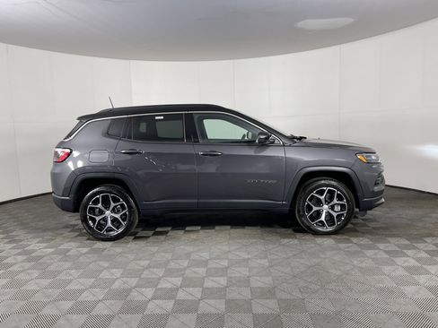 Used 2024 Jeep Compass Limited image 5