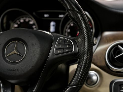 Used 2019 Mercedes-Benz GLA 250 image 16