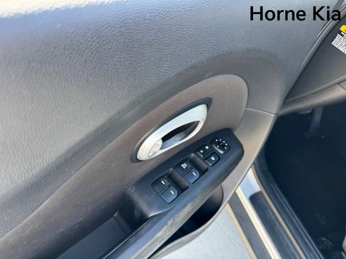 Used 2016 Kia Soul image 11