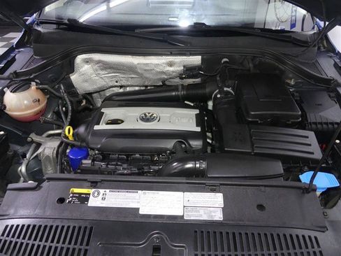 Used 2017 Volkswagen Tiguan SEL AWD/4WD image 12