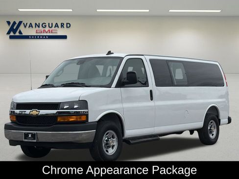 Used 2025 Chevrolet Express 3500 LT w/ LT Preferred Equipment Group RWD image 3