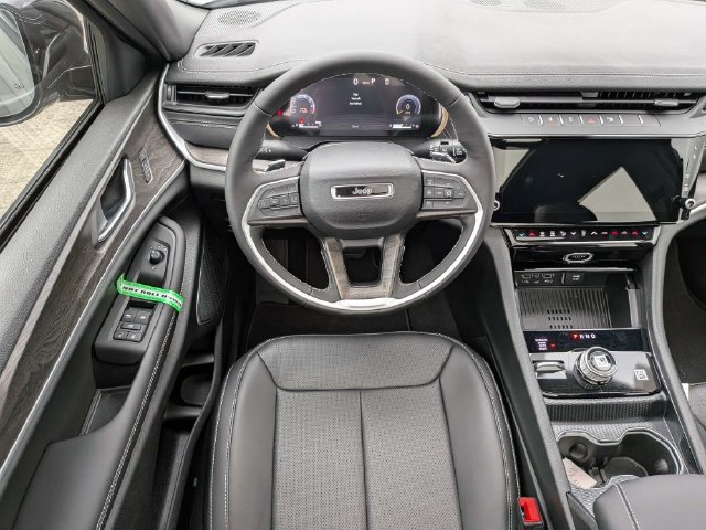 New 2027 Jeep Grand Cherokee Limited AWD/4WD image 19