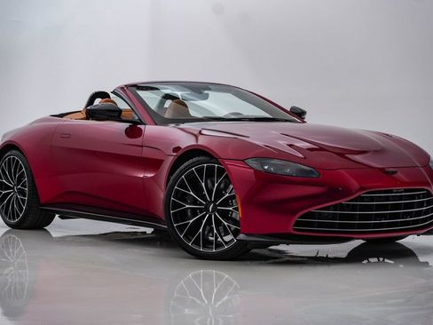 Used 2023 Aston Martin V8 Vantage Roadster RWD image 1