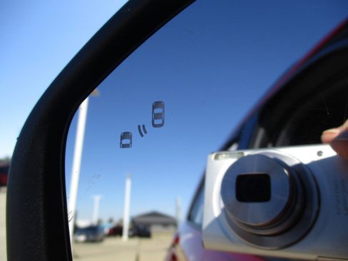 Used 2023 Ford Explorer XLT image 11