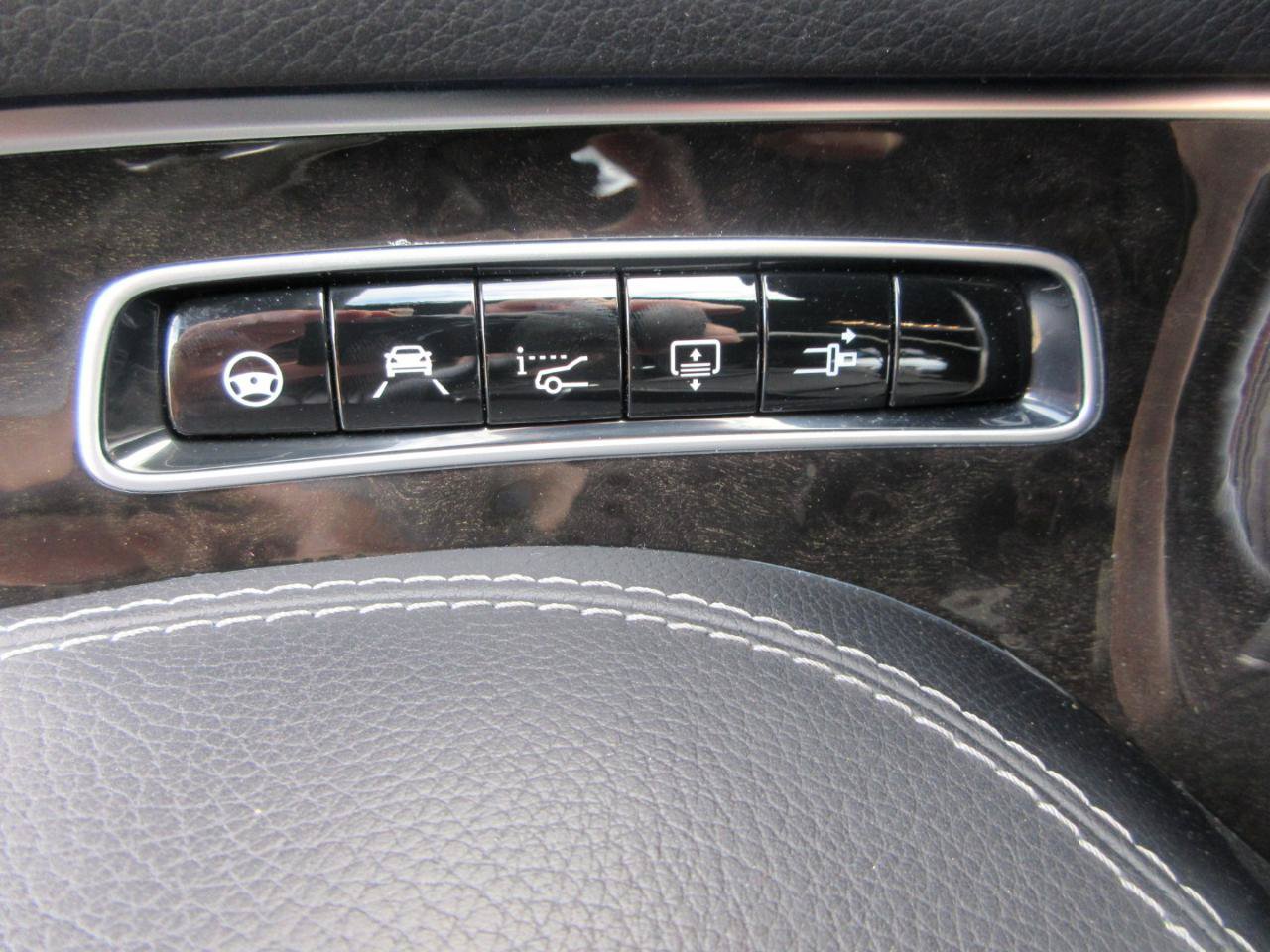 Used 2020 Mercedes-Benz S 560 4MATIC Coupe w/ AMG Line Exterior image 42
