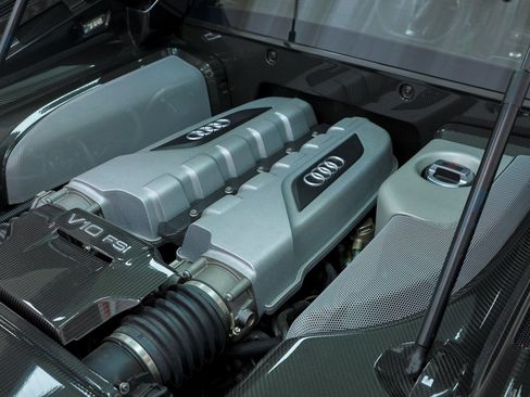 Used 2011 Audi R8 V10 image 31