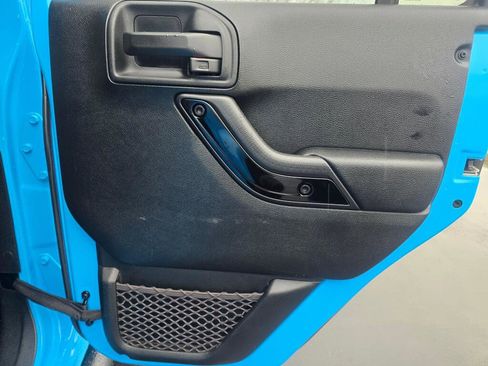 Used 2017 Jeep Wrangler Unlimited Sahara image 27