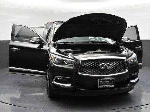 Used 2017 INFINITI QX60 Luxe w/ Deluxe Technology Package image 40