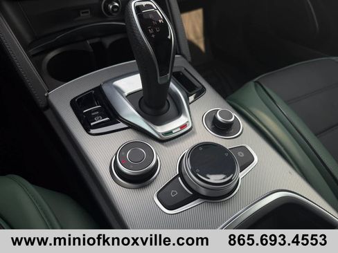 Used 2022 Alfa Romeo Stelvio Veloce AWD/4WD image 27
